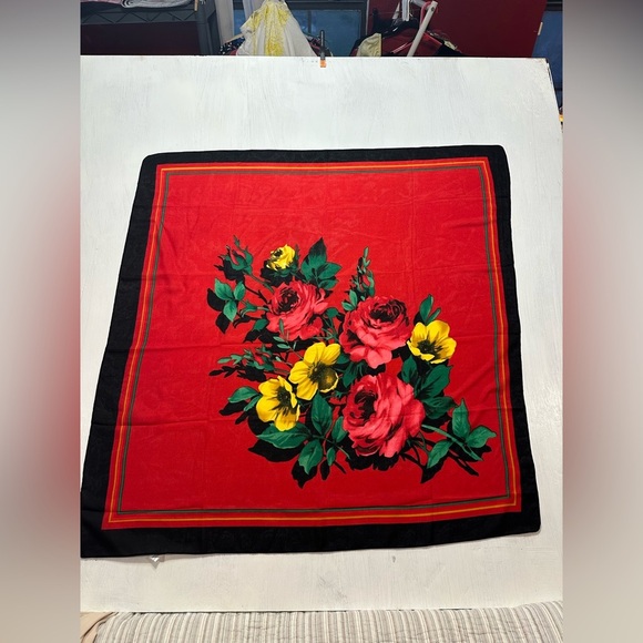 Red Floral Scarf Shawl Wrap Bold Bright Colors 33x33 Polyester Square Roses - Picture 7 of 7